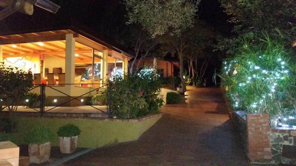 Cala Blanca Villaggio Alberghiero มารีนาดีกาเมโรตา ภายนอก รูปภาพ