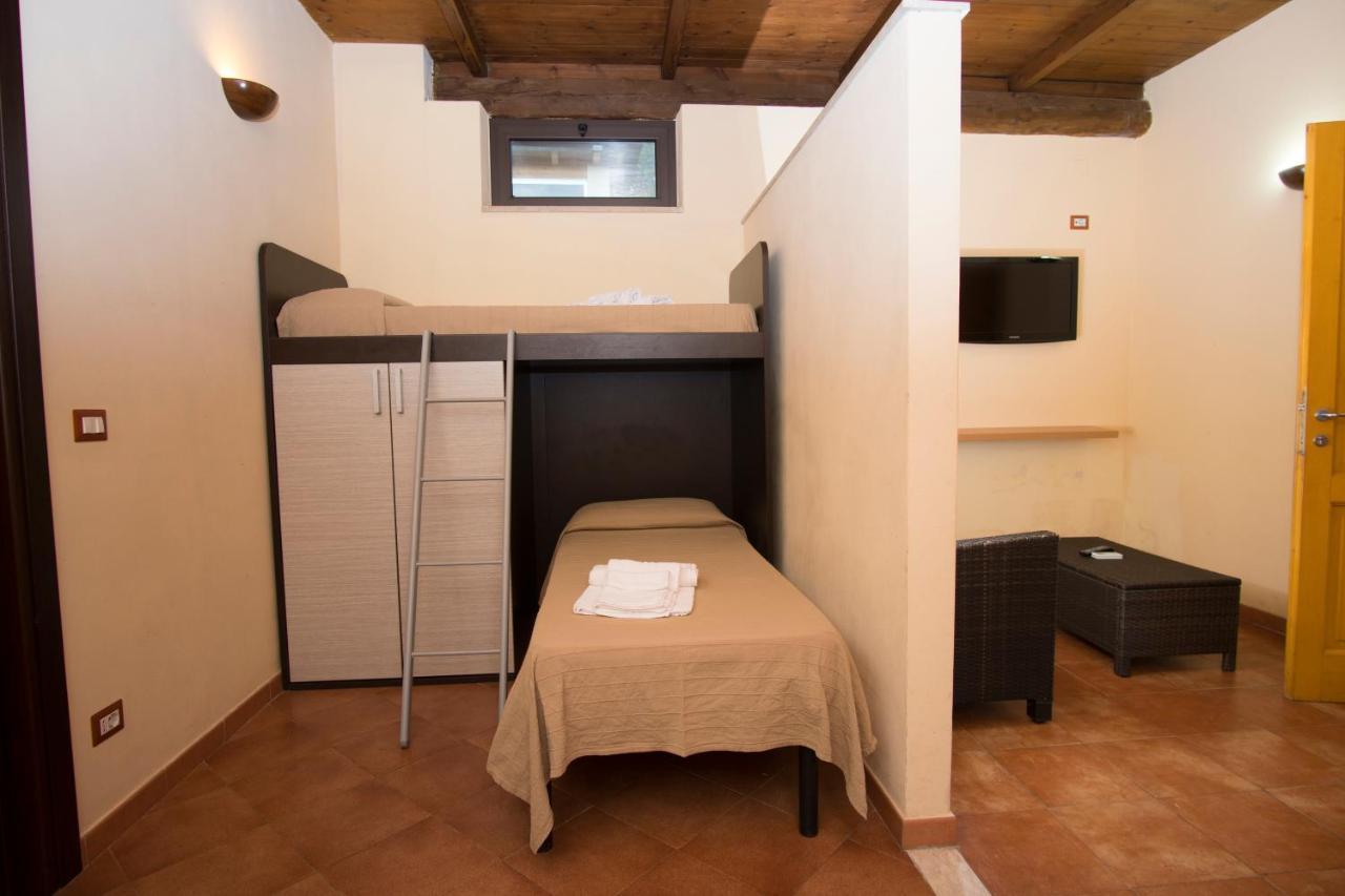 Cala Blanca Villaggio Alberghiero มารีนาดีกาเมโรตา ภายนอก รูปภาพ