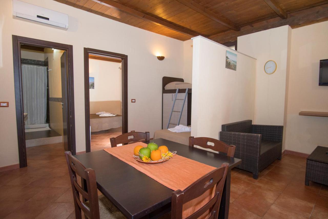 Cala Blanca Villaggio Alberghiero มารีนาดีกาเมโรตา ภายนอก รูปภาพ